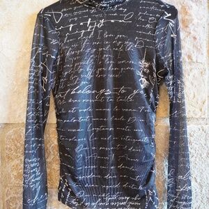 5 a 7 cinq a sept Long sleeved turtle neck Size Small